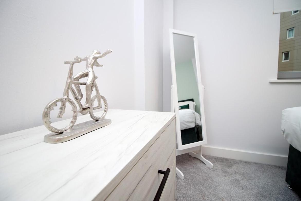 Apartament Hamilton Court 1Bedroom Apartment, Bright And Central Location With Balcony And Wi-Fi *